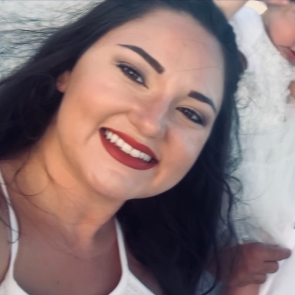 Meet your Posher, Danielle - Picture 1 of 1